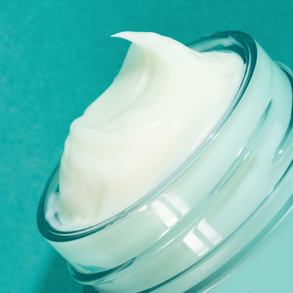 ARTISTRY SKIN NUTRITION Обновляющий восстанавливающий крем для кожи вокруг глаз, 15 гр.